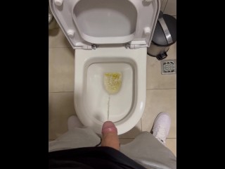 Video by @1_jackdaniel DUDE PISSING IN TOILET